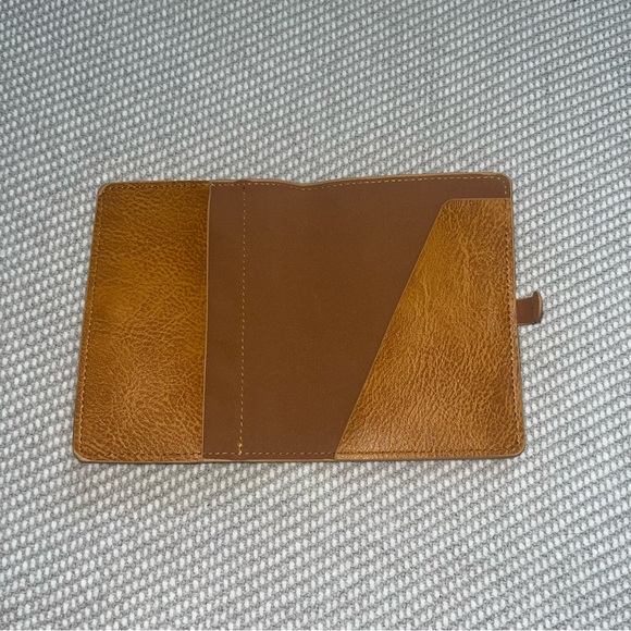 Sold - Picture 3 of 4